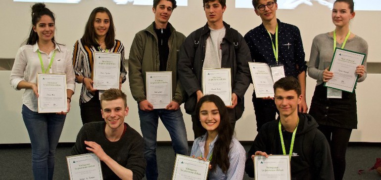 Victoire du Collège à la finale suisse du championnat de débat, un EXPLOIT !