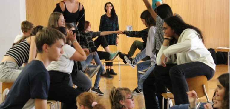 Les élèves SAE théâtre vous invitent à leur spectacle !